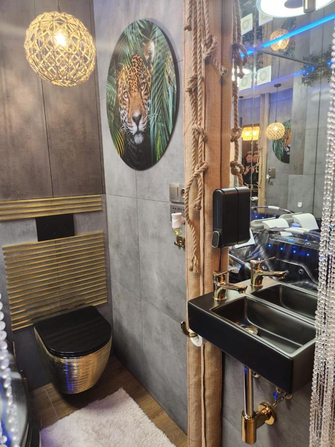 Warszawa Wola Wyjatkowe Studio Z Jacuzzi, Sauna I Fotelem Do Masazu - Exceptional Studio In Warsaw With Jacuzzi, Sauna And Massage Chair 외부 사진