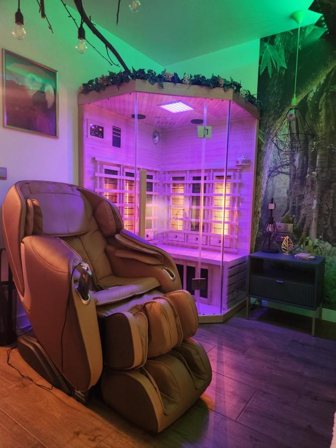 Warszawa Wola Wyjatkowe Studio Z Jacuzzi, Sauna I Fotelem Do Masazu - Exceptional Studio In Warsaw With Jacuzzi, Sauna And Massage Chair 외부 사진